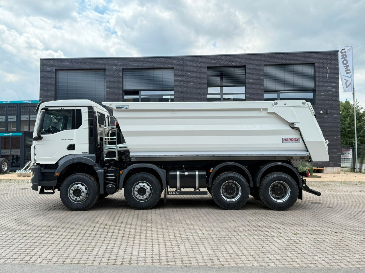 MAN TGS 41.480 BB 8X4 Hydraulische Klappe - Camión volquete: foto 5 MAN TGS 41.480 BB 8X4 Hydraulische Klappe - Camión volquete: foto 5