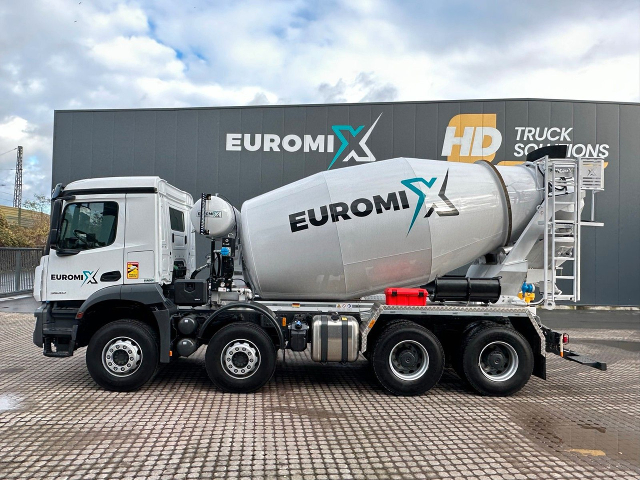Mercedes-Benz Arocs 5 3540 8x4 EURO 6e EuromixMTP EM 9 L - Camión hormigonera: foto 3 Mercedes-Benz Arocs 5 3540 8x4 EURO 6e EuromixMTP EM 9 L - Camión hormigonera: foto 3