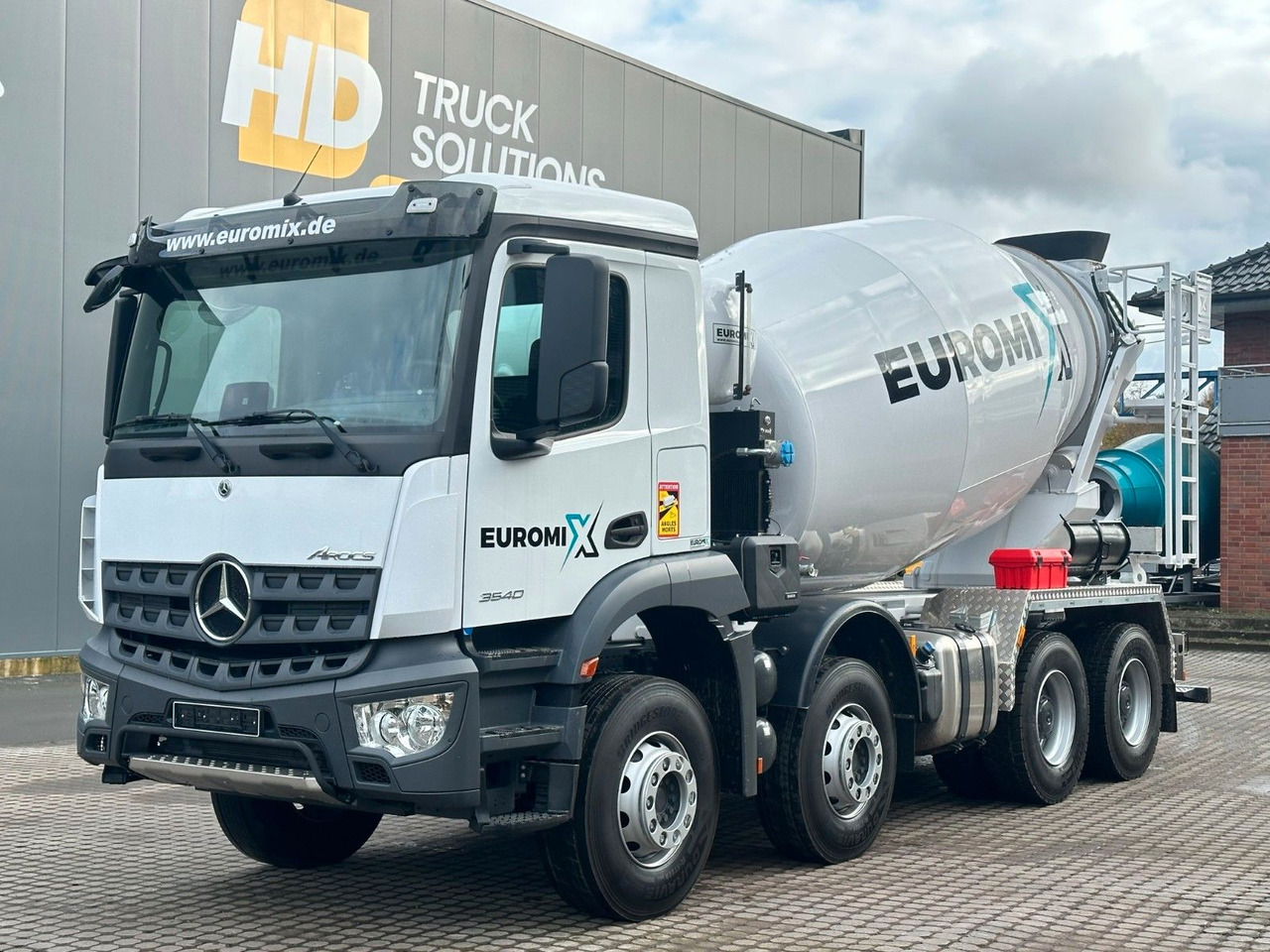 Mercedes-Benz Arocs 5 3540 8x4 EURO 6e EuromixMTP EM 9 L - Camión hormigonera: foto 2 Mercedes-Benz Arocs 5 3540 8x4 EURO 6e EuromixMTP EM 9 L - Camión hormigonera: foto 2