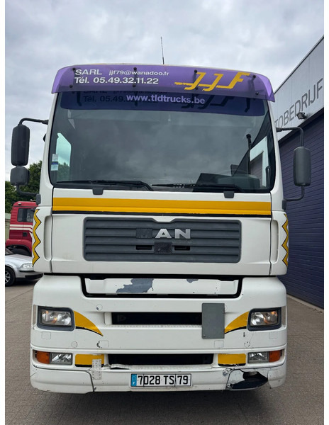 MAN TGA 18.360 **MANUAL GEARBOX-BOITE MANUELLE** - Camión caja cerrada: foto 2 MAN TGA 18.360 **MANUAL GEARBOX-BOITE MANUELLE** - Camión caja cerrada: foto 2