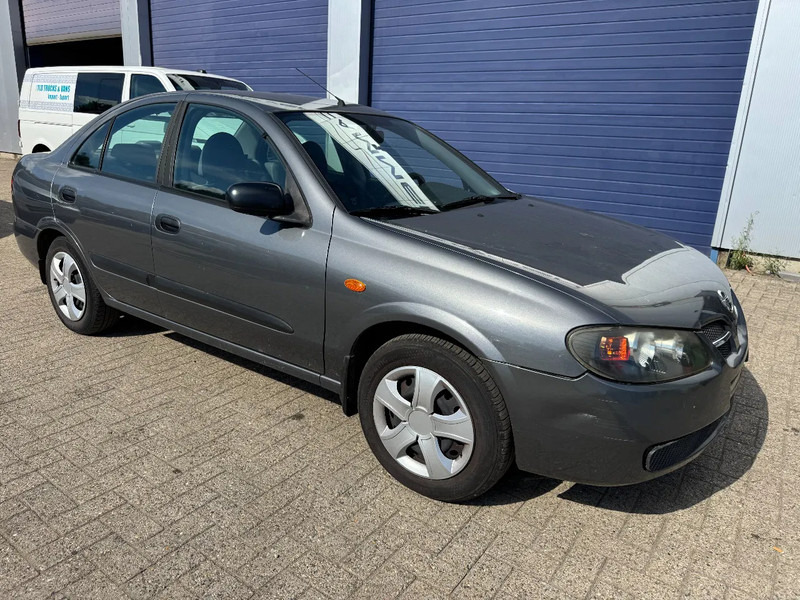 Nissan Almera **BELGIAN CAR-VOITURE BELGE** - Berlina: foto 3 Nissan Almera **BELGIAN CAR-VOITURE BELGE** - Berlina: foto 3