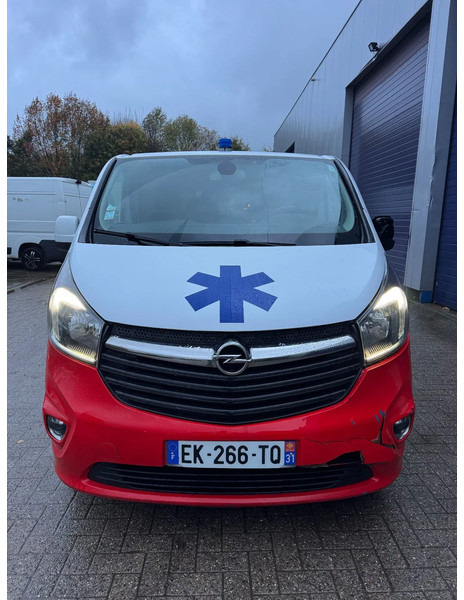 Opel Vivaro **AMBULANCE-RETTUNGSWAGEN** - Ambulancia: foto 3 Opel Vivaro **AMBULANCE-RETTUNGSWAGEN** - Ambulancia: foto 3