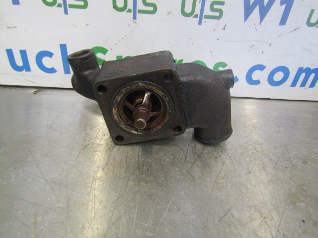 CUMMINS M11 THERMOSTAT HOUSING P/NO 3076793-3 - Motor y piezas para Camión: foto 3 CUMMINS M11 THERMOSTAT HOUSING P/NO 3076793-3 - Motor y piezas para Camión: foto 3