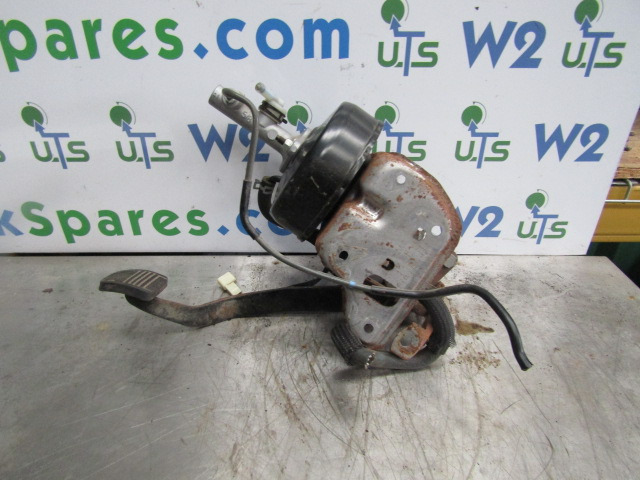 HINO 300 SERIES CLUTCH SERVO COMPLETE P/NO 131030-30030 - Motor y piezas para Camión: foto 2 HINO 300 SERIES CLUTCH SERVO COMPLETE P/NO 131030-30030 - Motor y piezas para Camión: foto 2