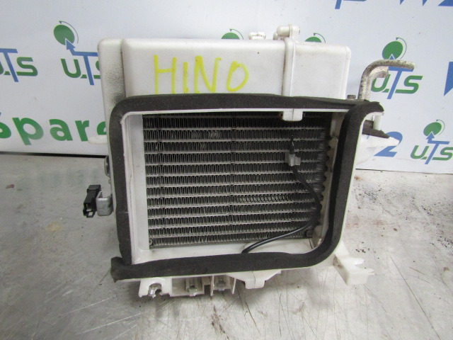 HINO 300 SERIES (N04C) HEATER MATRIX - Motor y piezas para Camión: foto 1 HINO 300 SERIES (N04C) HEATER MATRIX - Motor y piezas para Camión: foto 1