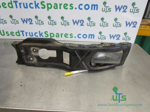ISUZU N75 190 BUMPER / FOG LIGHT + BRACKET – PASSENGER SIDE - Cabina e interior para Camión: foto 1 ISUZU N75 190 BUMPER / FOG LIGHT + BRACKET – PASSENGER SIDE - Cabina e interior para Camión: foto 1