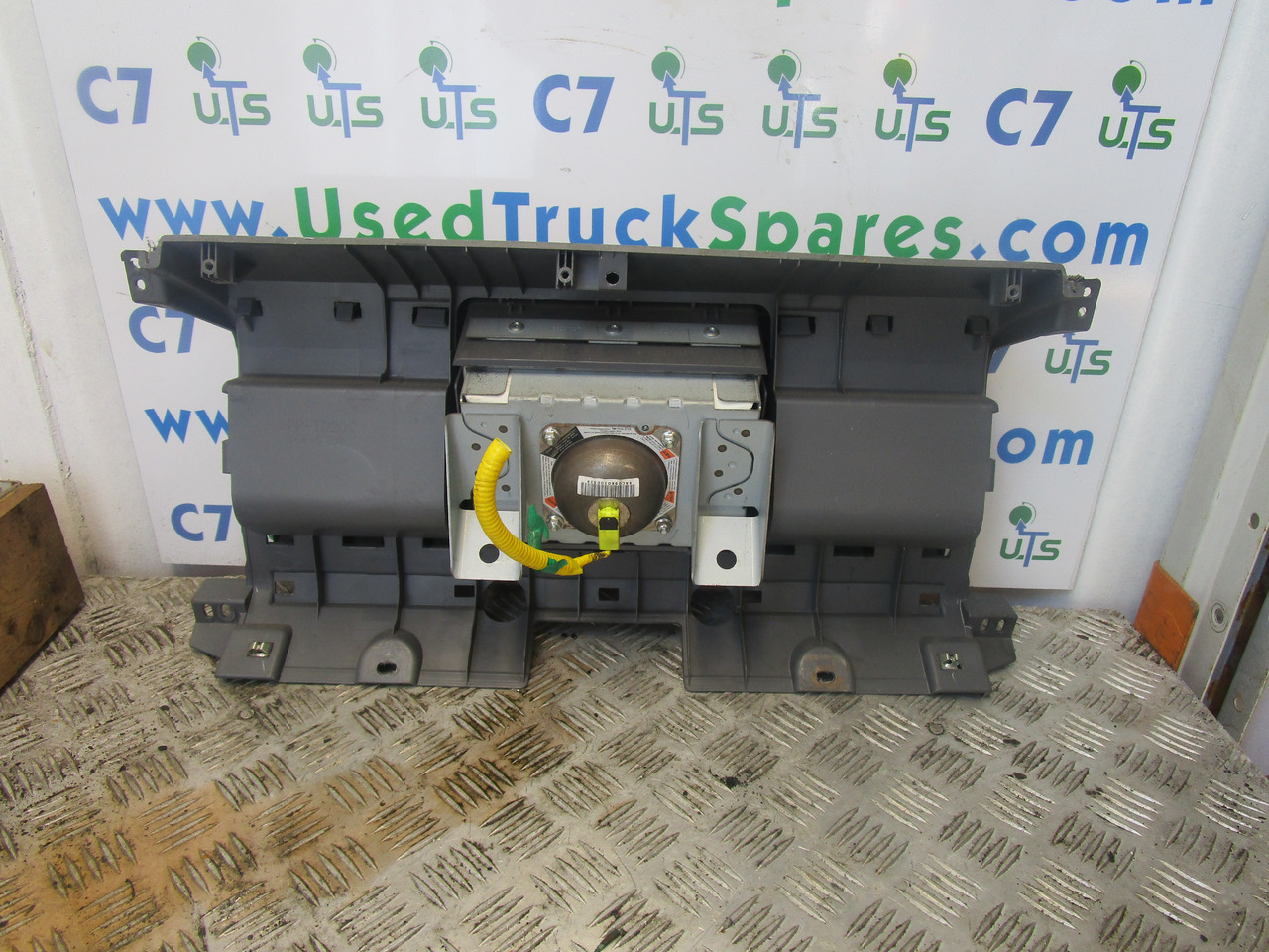 ISUZU N75 4HK1 PASSENGER SIDE AIR BAG COMPLETE - Cabina e interior para Camión: foto 2 ISUZU N75 4HK1 PASSENGER SIDE AIR BAG COMPLETE - Cabina e interior para Camión: foto 2