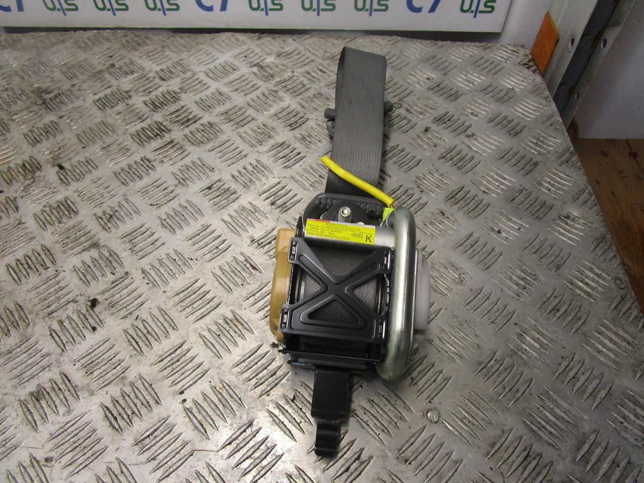 ISUZU N75 4HK1 SEAT BELT (PASSENGER SIDE) - Cabina e interior para Camión: foto 1 ISUZU N75 4HK1 SEAT BELT (PASSENGER SIDE) - Cabina e interior para Camión: foto 1