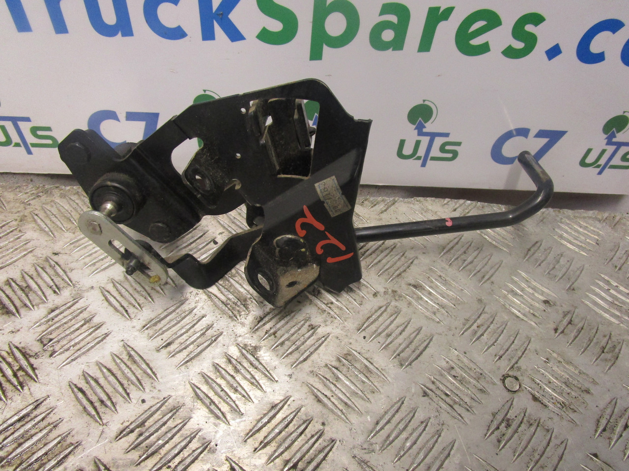 ISUZU N75 4HK1 THROTTLE PEDAL COMPLETE - Cabina e interior para Camión: foto 1 ISUZU N75 4HK1 THROTTLE PEDAL COMPLETE - Cabina e interior para Camión: foto 1