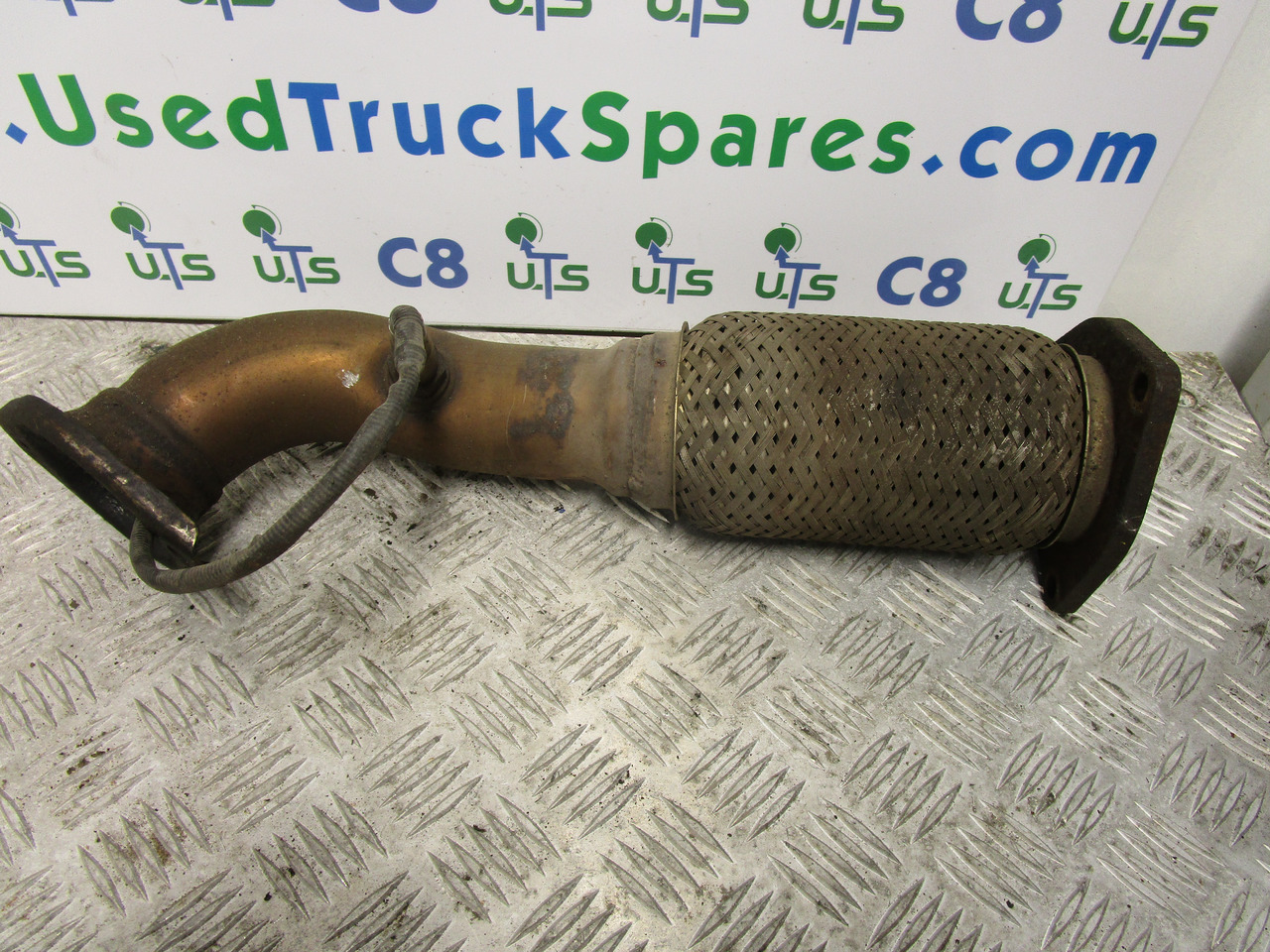 IVECO DAILY 3.0 FRONT EXHAUST PIPE & SENSOR - Sistema de escape para Camión: foto 1 IVECO DAILY 3.0 FRONT EXHAUST PIPE & SENSOR - Sistema de escape para Camión: foto 1