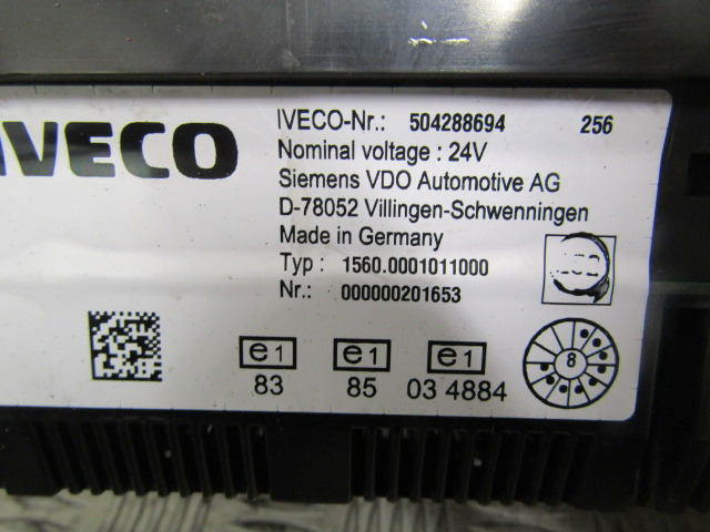 IVECO TECTOR 75E16 CLOCKCLUSTER P/NO 504288694 - Cabina e interior para Camión: foto 2 IVECO TECTOR 75E16 CLOCKCLUSTER P/NO 504288694 - Cabina e interior para Camión: foto 2