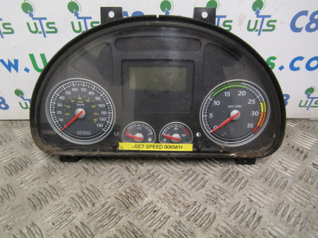 IVECO TECTOR 75E16 CLOCKCLUSTER P/NO 504288694 - Cabina e interior para Camión: foto 1 IVECO TECTOR 75E16 CLOCKCLUSTER P/NO 504288694 - Cabina e interior para Camión: foto 1