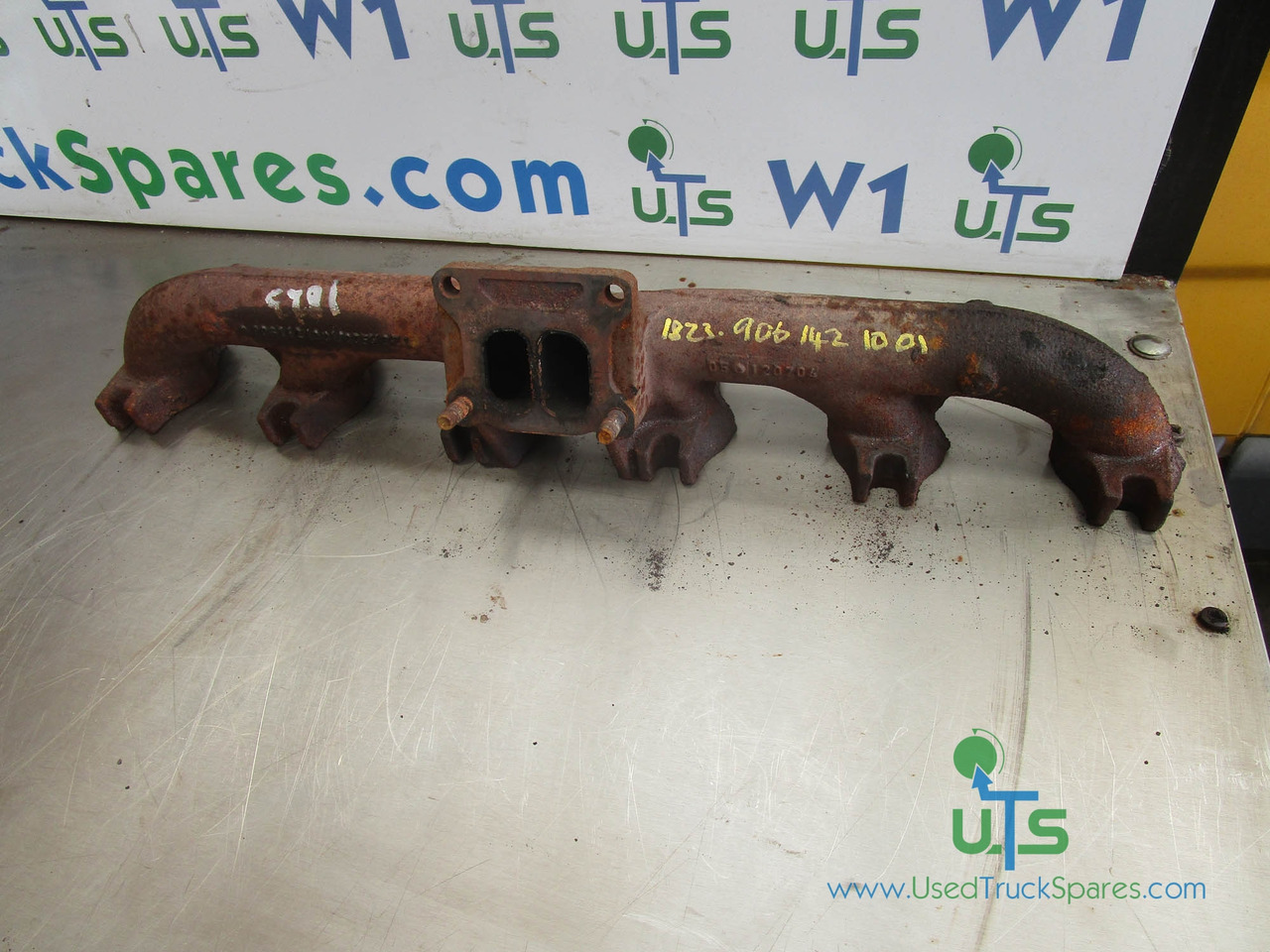MERCEDES 1323/1823/2528 EXHAUST MANIFOLD P/NO 9061421001 - Sistema de escape para Camión: foto 1 MERCEDES 1323/1823/2528 EXHAUST MANIFOLD P/NO 9061421001 - Sistema de escape para Camión: foto 1