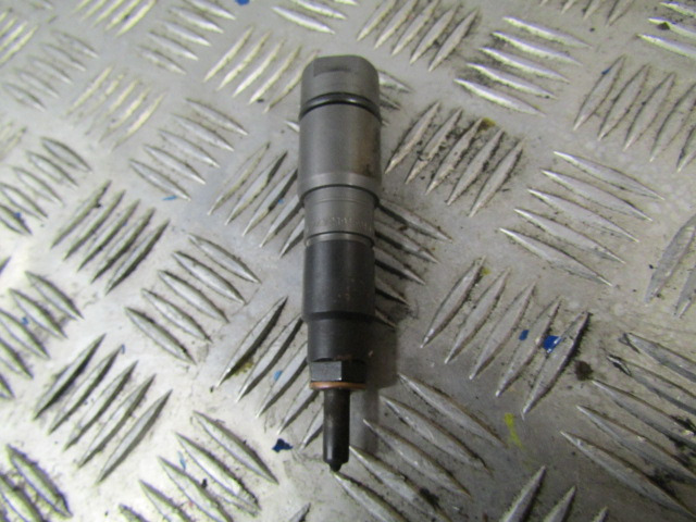 MERCEDES ATEGO 906LA BOSCH INJECTORS (4) P/NO 0432191501 - Sistema de combustible para Camión: foto 2 MERCEDES ATEGO 906LA BOSCH INJECTORS (4) P/NO 0432191501 - Sistema de combustible para Camión: foto 2