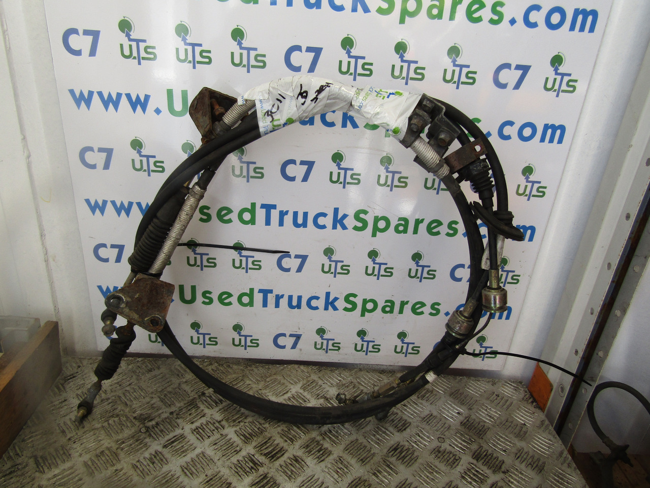 MITSUBISHI 3C11 / 3C13 GEAR CABLE SET - Cabina e interior para Camión: foto 2 MITSUBISHI 3C11 / 3C13 GEAR CABLE SET - Cabina e interior para Camión: foto 2