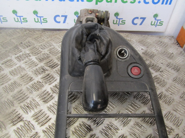 MITSUBISHI 3C11 / 3C13 GEAR LEVER ASSEMBLY COMPLETE - Cabina e interior para Camión: foto 1 MITSUBISHI 3C11 / 3C13 GEAR LEVER ASSEMBLY COMPLETE - Cabina e interior para Camión: foto 1