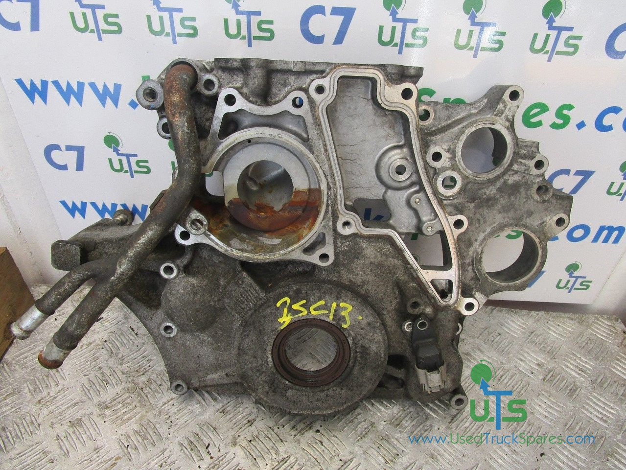 MITSUBISHI CANTER 35C13 (4M42) FRONT TIMING COVER - Motor y piezas para Camión: foto 1 MITSUBISHI CANTER 35C13 (4M42) FRONT TIMING COVER - Motor y piezas para Camión: foto 1