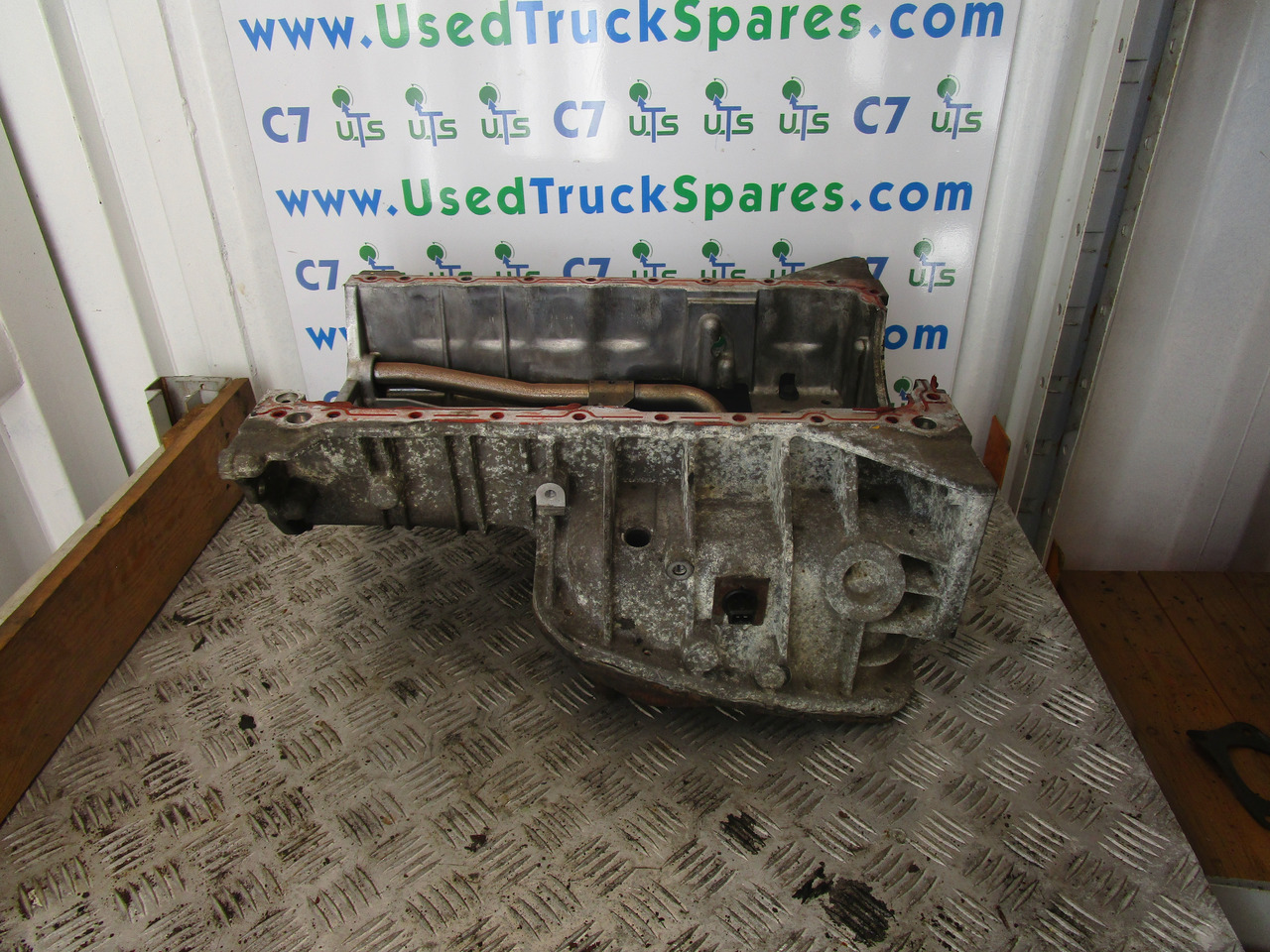 MITSUBISHI CANTER 4M50 ENGINE SUMP - Motor y piezas para Camión: foto 1 MITSUBISHI CANTER 4M50 ENGINE SUMP - Motor y piezas para Camión: foto 1