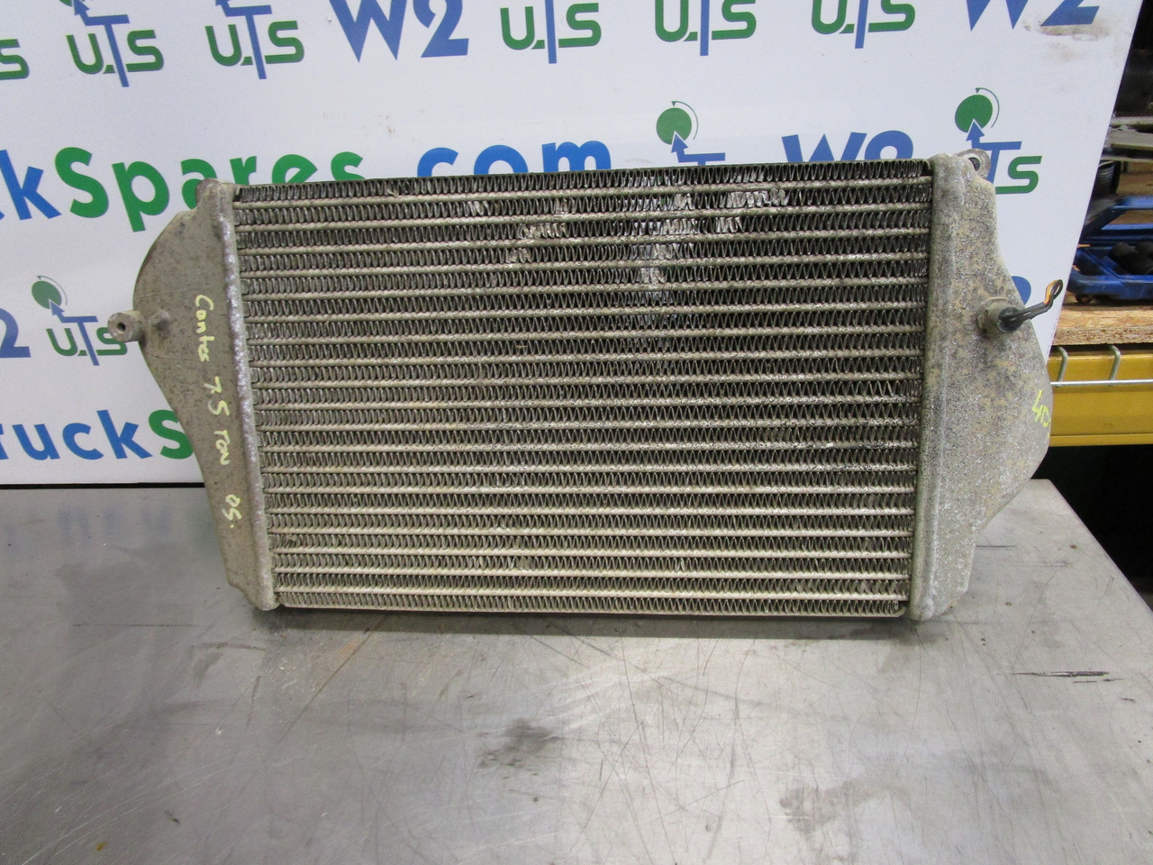 MITSUBISHI CANTER INTERCOOLER - Radiador para Camión: foto 1 MITSUBISHI CANTER INTERCOOLER - Radiador para Camión: foto 1