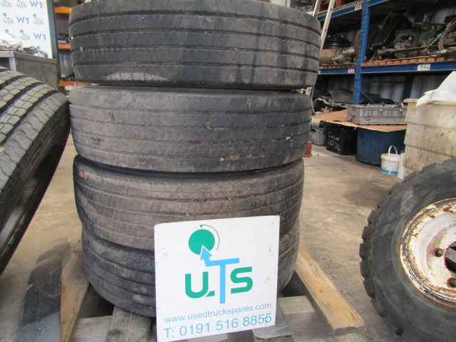 MITSUBISHI FUSO (6) WHEELS AND TYRES 205/75/17.5 8-10MM TREAD 32MM HOLES SET OF 6 - Neumático para Camión: foto 4 MITSUBISHI FUSO (6) WHEELS AND TYRES 205/75/17.5 8-10MM TREAD 32MM HOLES SET OF 6 - Neumático para Camión: foto 4