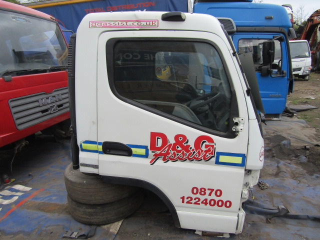 MITSUBISHI FUSO 7C15/18 CAB 2013 - Cabina para Camión: foto 3 MITSUBISHI FUSO 7C15/18 CAB 2013 - Cabina para Camión: foto 3