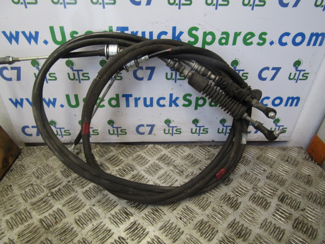 MITSUBISHI FUSO GEARCHANGE CABLES (2) FOR 6 SPEED ZF65 420 GEARBOX - Cabina e interior para Camión: foto 2 MITSUBISHI FUSO GEARCHANGE CABLES (2) FOR 6 SPEED ZF65 420 GEARBOX - Cabina e interior para Camión: foto 2