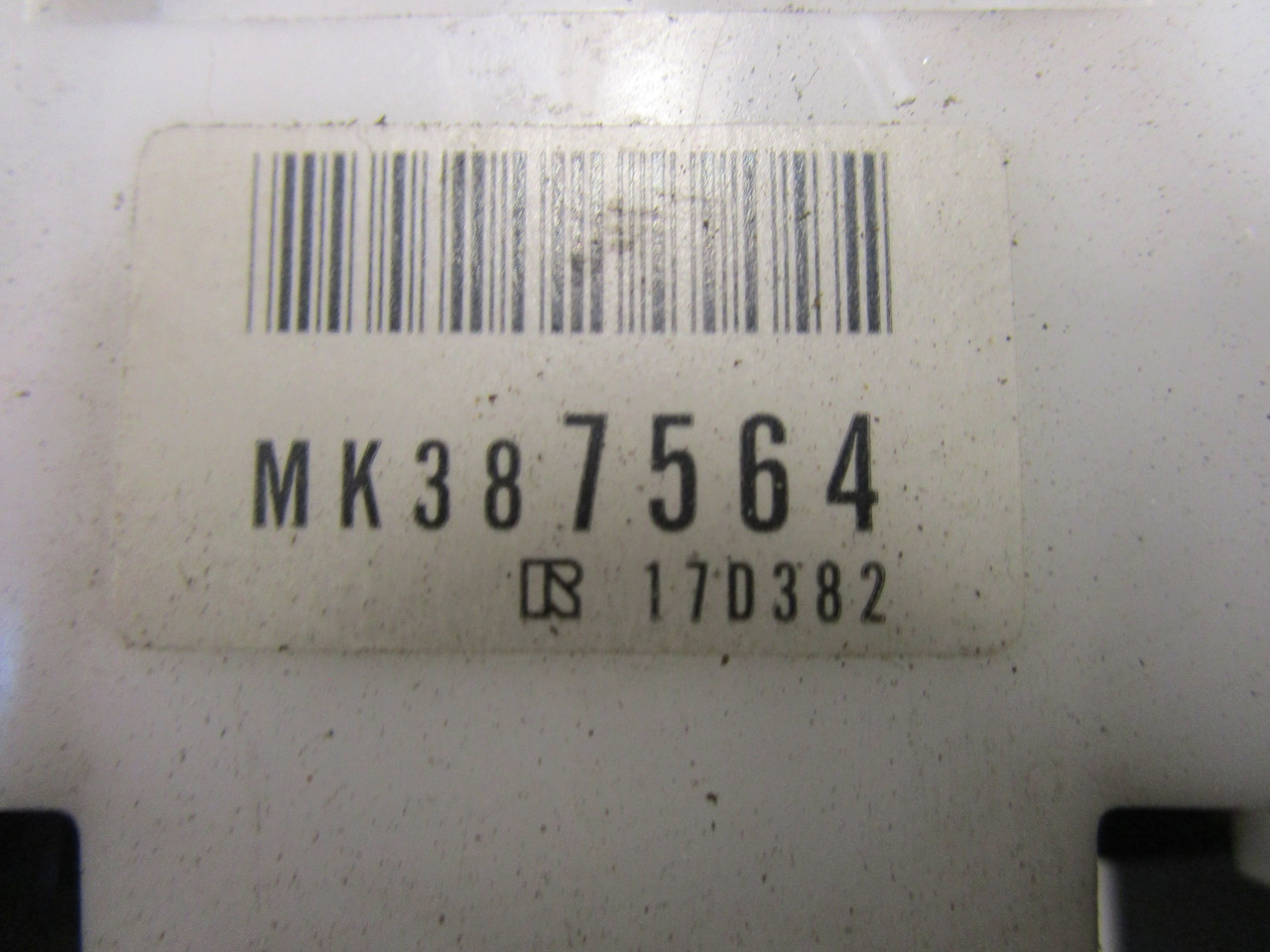 MITSUBISHI FUSO INDICATOR/WIPER STALK P/NO MK387564 - Cabina e interior para Camión: foto 2 MITSUBISHI FUSO INDICATOR/WIPER STALK P/NO MK387564 - Cabina e interior para Camión: foto 2