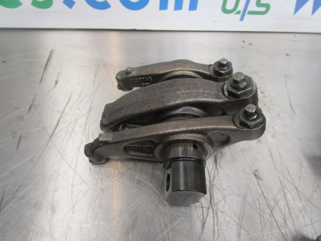 SCANIA 124 420 DC12 03 ROCKER SHAFT P/NO 1465288 - Motor y piezas para Camión: foto 1 SCANIA 124 420 DC12 03 ROCKER SHAFT P/NO 1465288 - Motor y piezas para Camión: foto 1