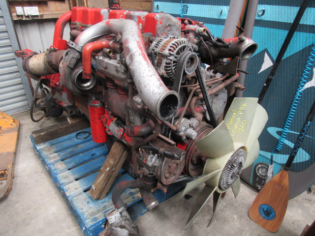 SCANIA P94 260 ENGINE & GEARBOX TYPE DSC9-12 COMPLETE WITH MANUAL PUMP - Caja de cambios para Camión: foto 2 SCANIA P94 260 ENGINE & GEARBOX TYPE DSC9-12 COMPLETE WITH MANUAL PUMP - Caja de cambios para Camión: foto 2