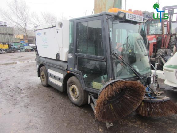 SCHMIDT SWINGO 250 BREAKING FOR SPARES 2008 - Barredora vial: foto 1 SCHMIDT SWINGO 250 BREAKING FOR SPARES 2008 - Barredora vial: foto 1