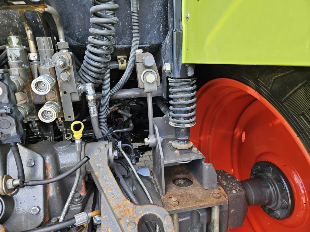 Tractor CLAAS ARION 630 C: foto 20