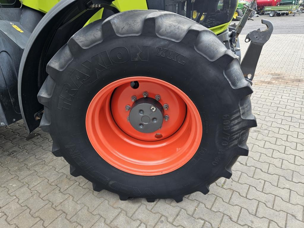 Tractor CLAAS AXION 810 CMATIC: foto 8
