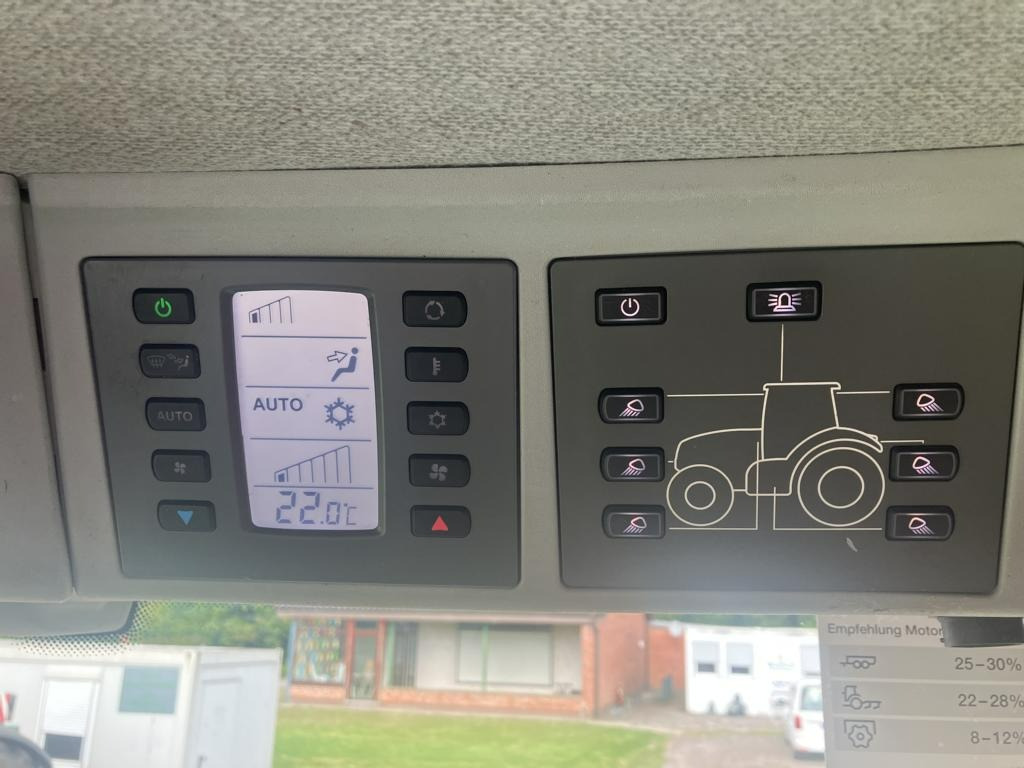 Tractor CLAAS AXION 830 CMATIC: foto 13