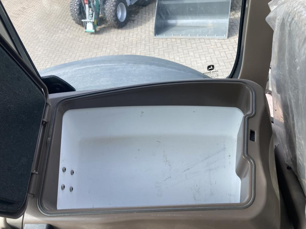 John Deere 6R230 - Tractor: foto 3 John Deere 6R230 - Tractor: foto 3