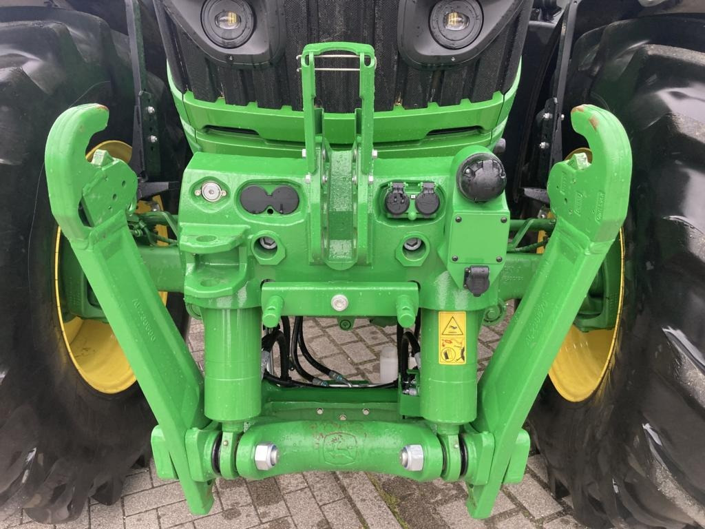 Arrendamiento de John Deere 6R250 John Deere 6R250: foto 13