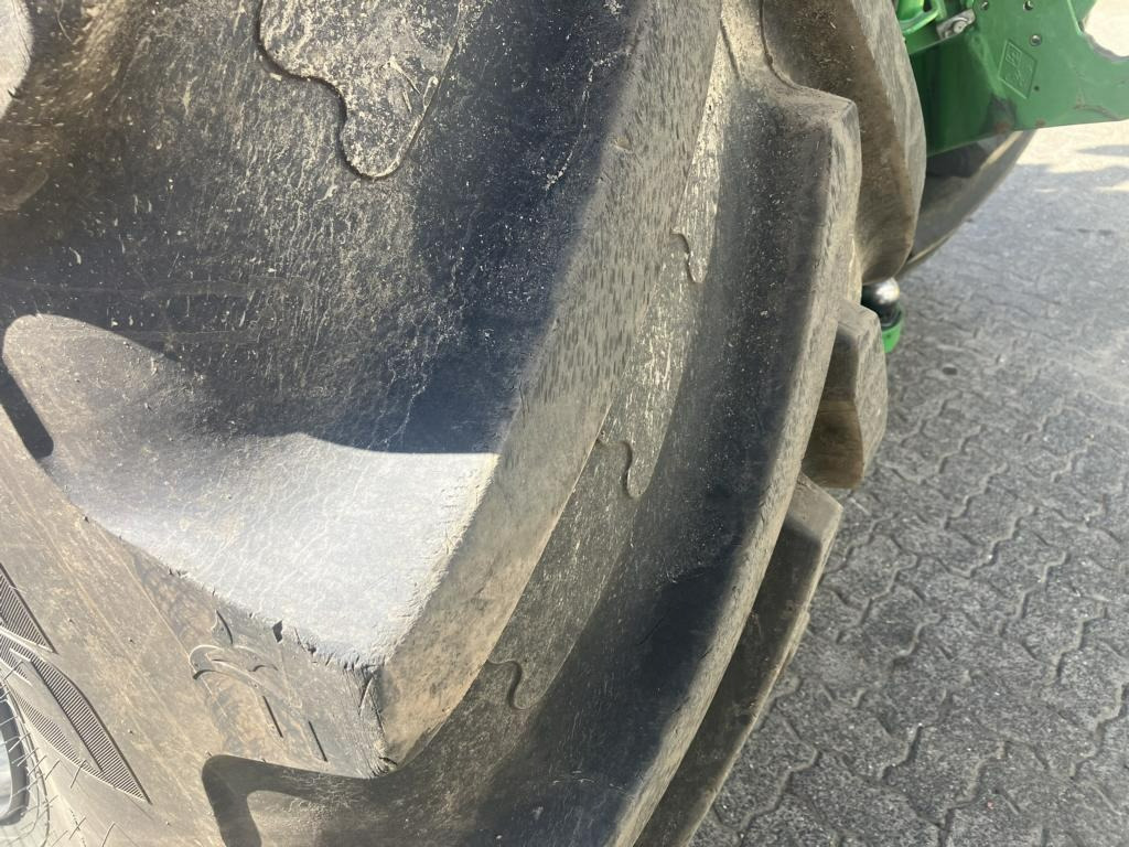 John Deere 6R250 - Tractor: foto 2 John Deere 6R250 - Tractor: foto 2