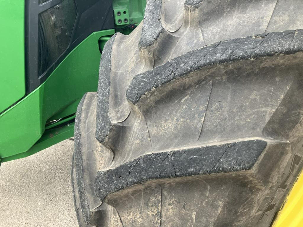 John Deere TRAKTOR 8R410 - Tractor: foto 2 John Deere TRAKTOR 8R410 - Tractor: foto 2