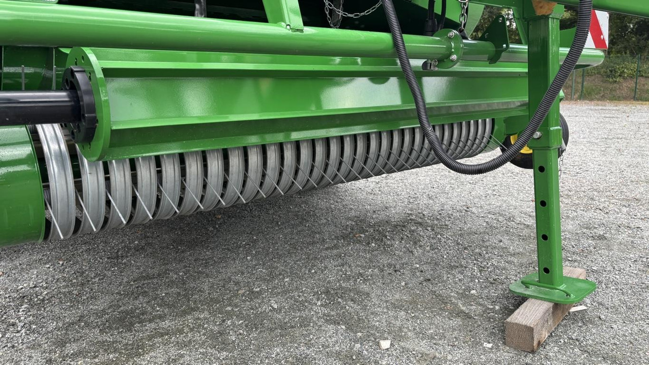 John Deere V461M - PAKET FÜR RUNDBALLENPR - Encintadora de pacas: foto 3 John Deere V461M - PAKET FÜR RUNDBALLENPR - Encintadora de pacas: foto 3