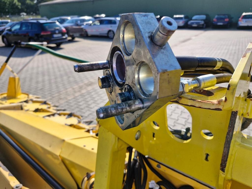 New Holland MAISVORSATZ 900S FI / 390 - Cabezal de maíz: foto 2 New Holland MAISVORSATZ 900S FI / 390 - Cabezal de maíz: foto 2