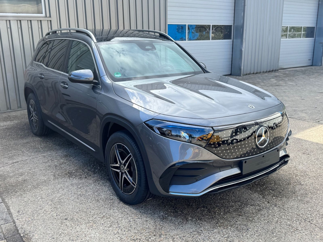 Mercedes-Benz EQB 350 AMG LINE 4Matic NUR 600 KM !!!!!! - SUV/ Todoterreno: foto 1 Mercedes-Benz EQB 350 AMG LINE 4Matic NUR 600 KM !!!!!! - SUV/ Todoterreno: foto 1