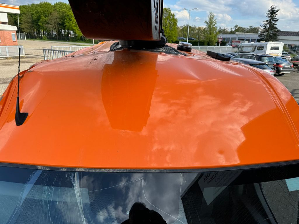Renault MASTER KLUBB KL 32 ARBEITSBÜHNE - Camión con plataforma elevadora, Furgoneta: foto 4 Renault MASTER KLUBB KL 32 ARBEITSBÜHNE - Camión con plataforma elevadora, Furgoneta: foto 4
