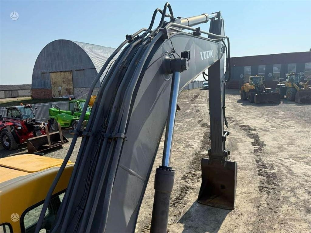 Arrendamiento de Volvo EC 240 LC  Volvo EC 240 LC: foto 18