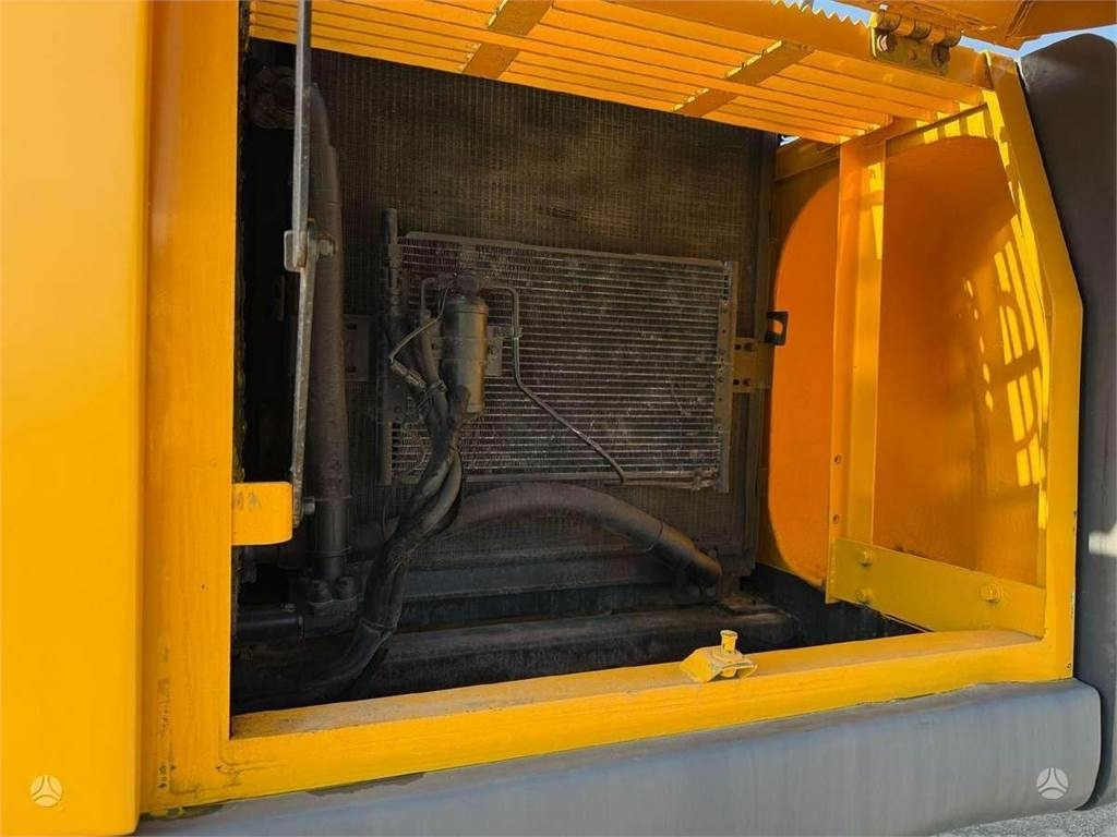 Arrendamiento de Volvo EC 240 LC  Volvo EC 240 LC: foto 11