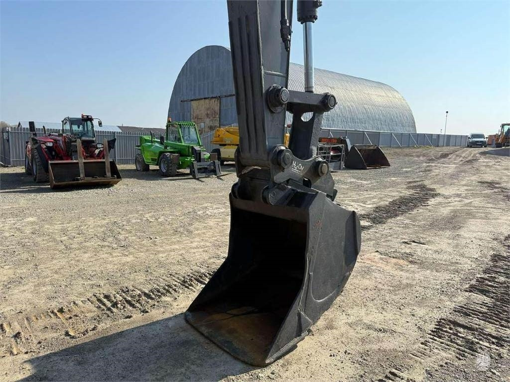 Arrendamiento de Volvo EC 240 LC  Volvo EC 240 LC: foto 8