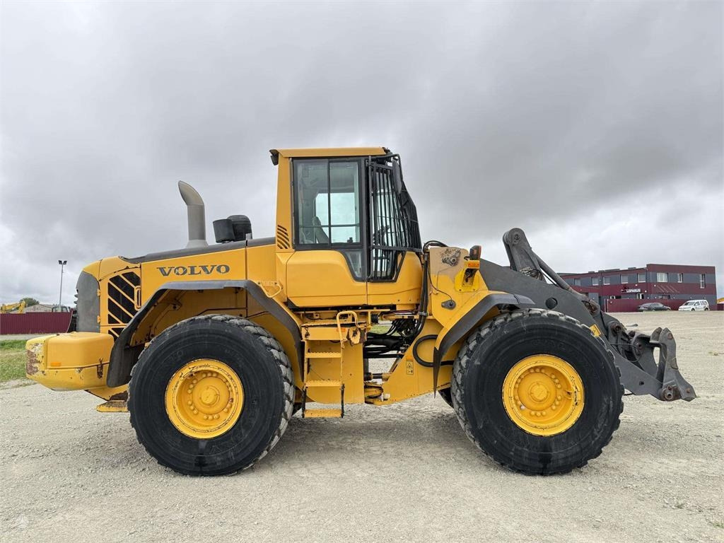 Volvo L 120 F , 4rd line , coupler - Cargadora de ruedas: foto 5 Volvo L 120 F , 4rd line , coupler - Cargadora de ruedas: foto 5