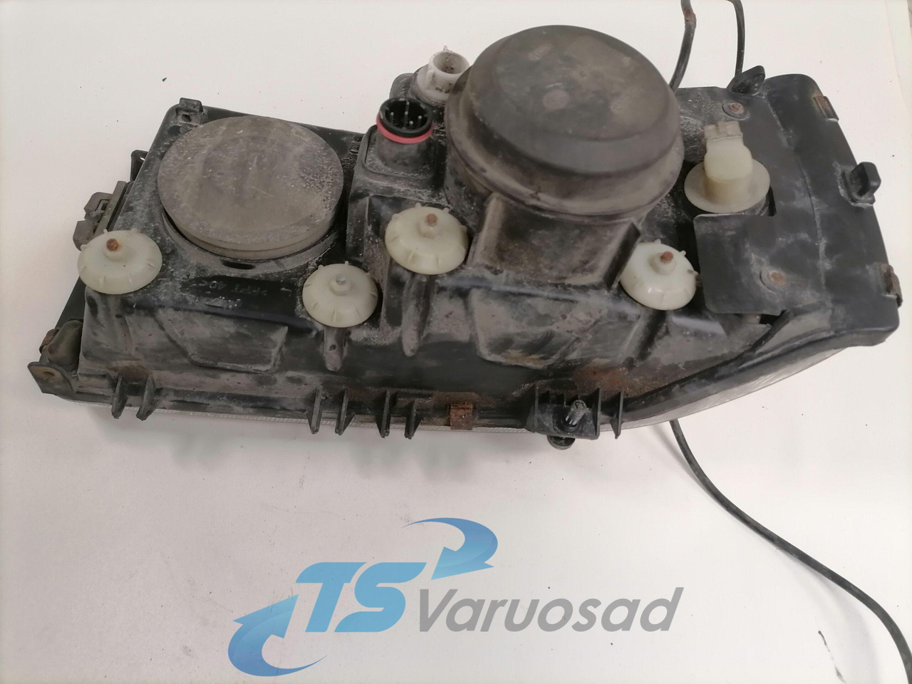 DAF DAF Xenon headlight, left 1743690 - Pieza universal para Camión: foto 2 DAF DAF Xenon headlight, left 1743690 - Pieza universal para Camión: foto 2