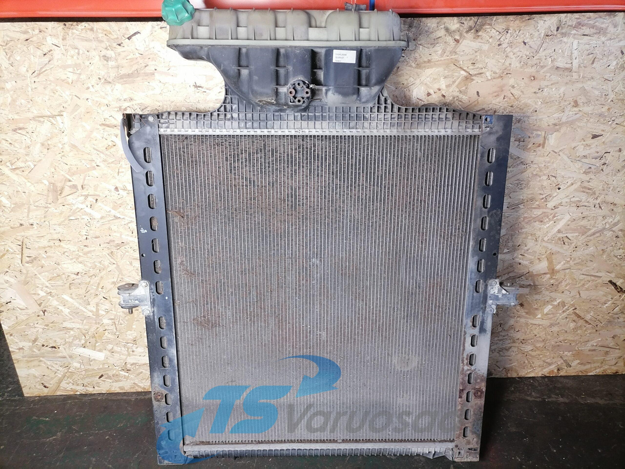 MAN Cooling radiator 81061016512 - Radiador para Camión: foto 2 MAN Cooling radiator 81061016512 - Radiador para Camión: foto 2