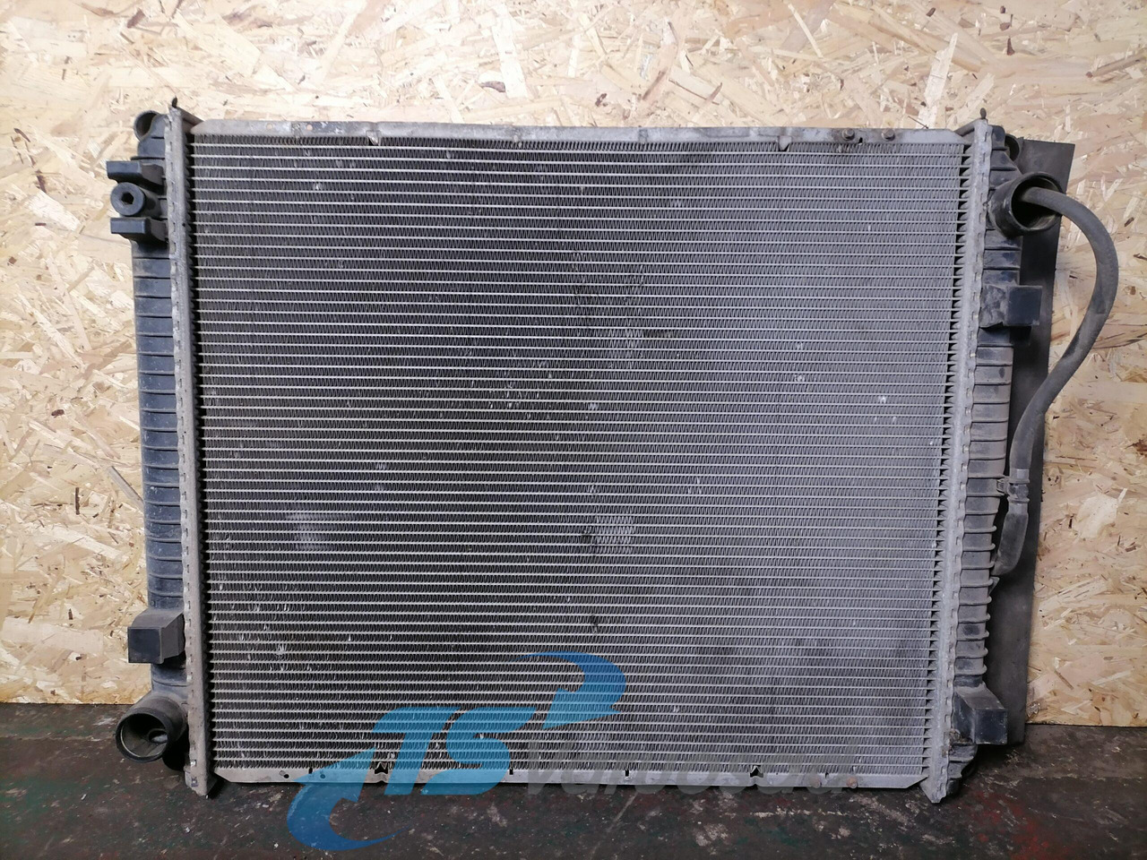 MAN Cooling radiator 8106116493 - Radiador para Camión: foto 1 MAN Cooling radiator 8106116493 - Radiador para Camión: foto 1