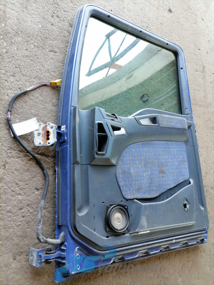 MAN Door 81626004118 - Puerta y piezas para Camión: foto 4 MAN Door 81626004118 - Puerta y piezas para Camión: foto 4