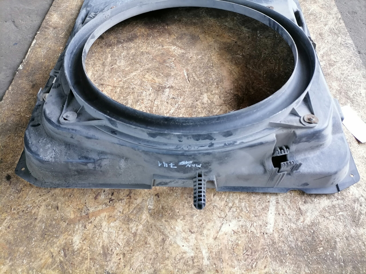 MAN Fan shroud 81066200145 - Radiador para Camión: foto 4 MAN Fan shroud 81066200145 - Radiador para Camión: foto 4